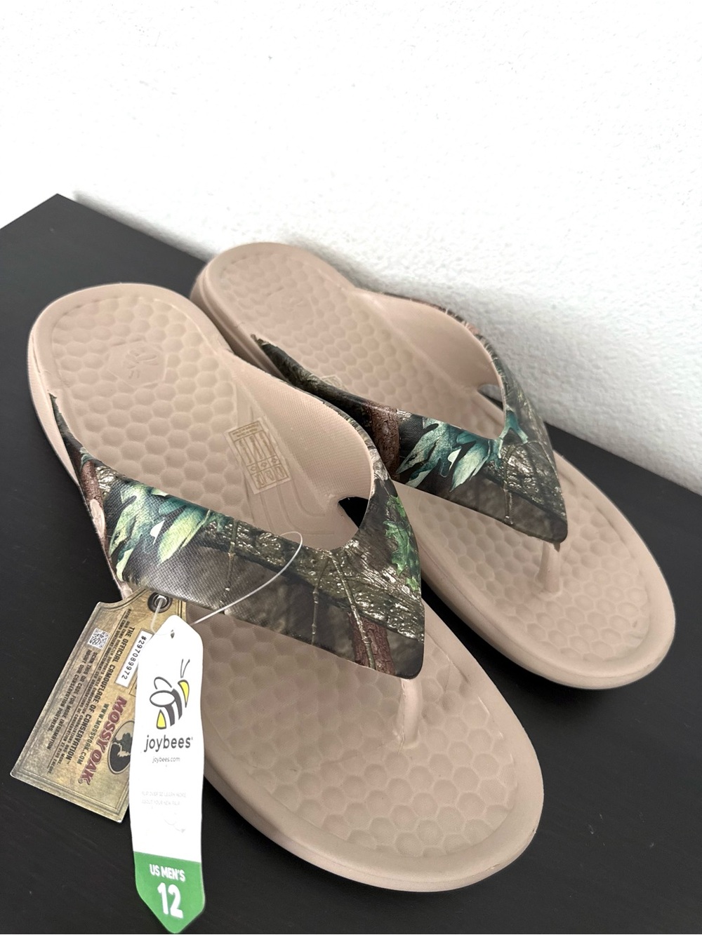Joybees Casual Flip Flop Sandals in the Mossy Oak Graphics Beach Pool